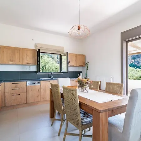 Family House Close To Ancient Olympia *