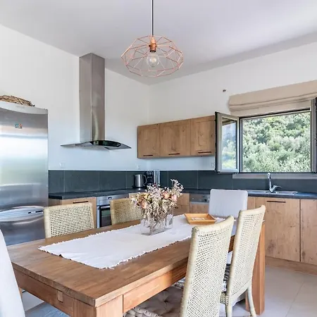 Family House Close To Ancient Olympia *